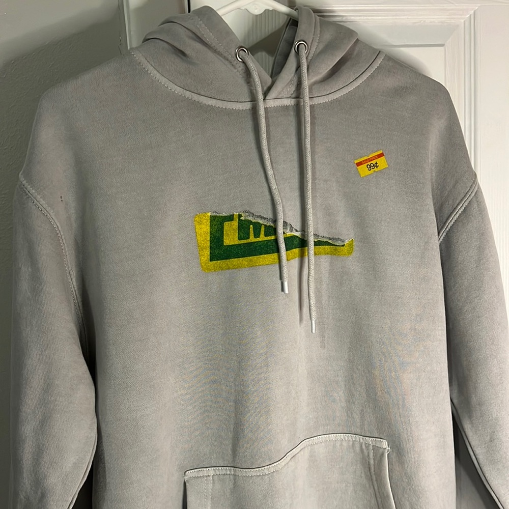 LIMITED EDITION Emma Chamberlain Merch